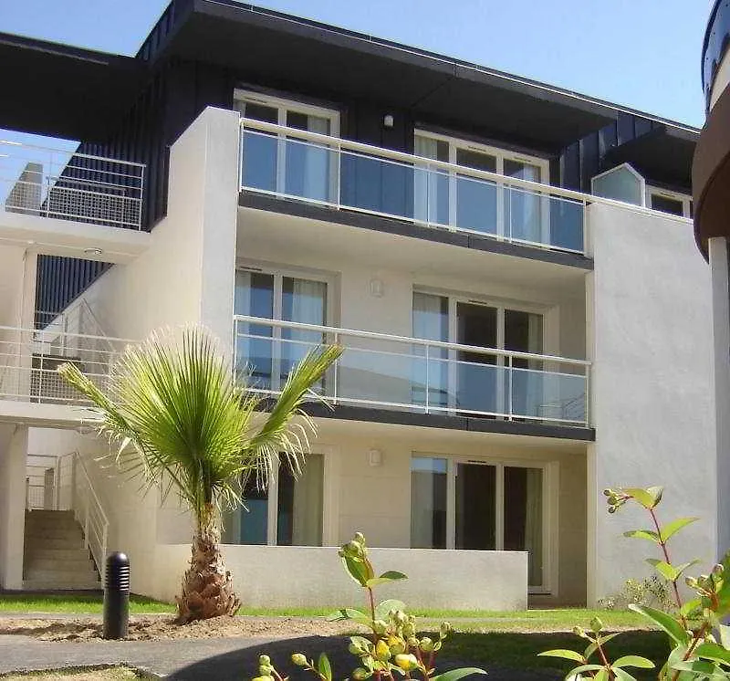 ホリデーパーク Residence Odalys Domaine Des Roches Jaunes プルガヌー
