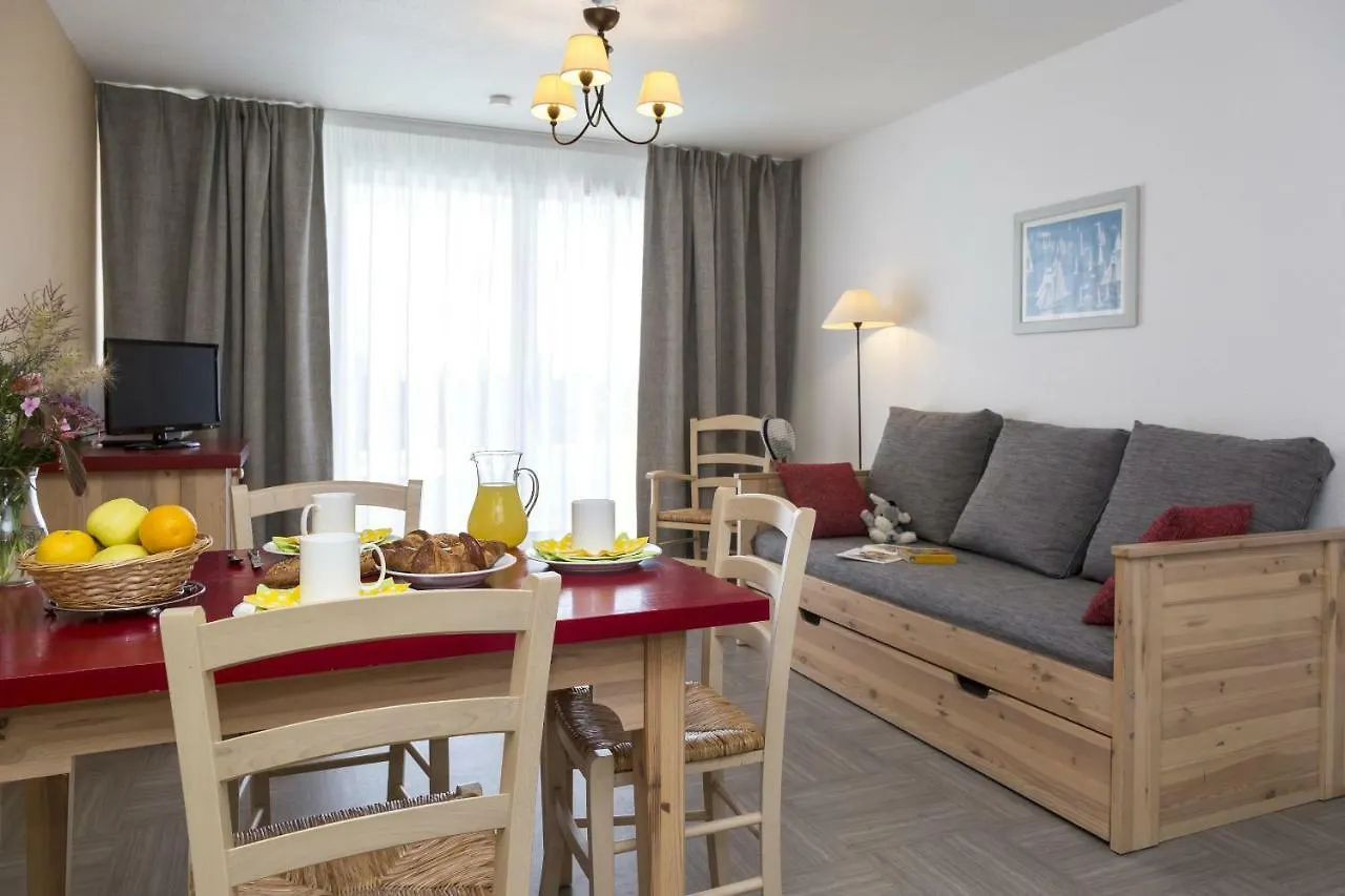 Residence Odalys Domaine Des Roches Jaunes プルガヌー 3*,